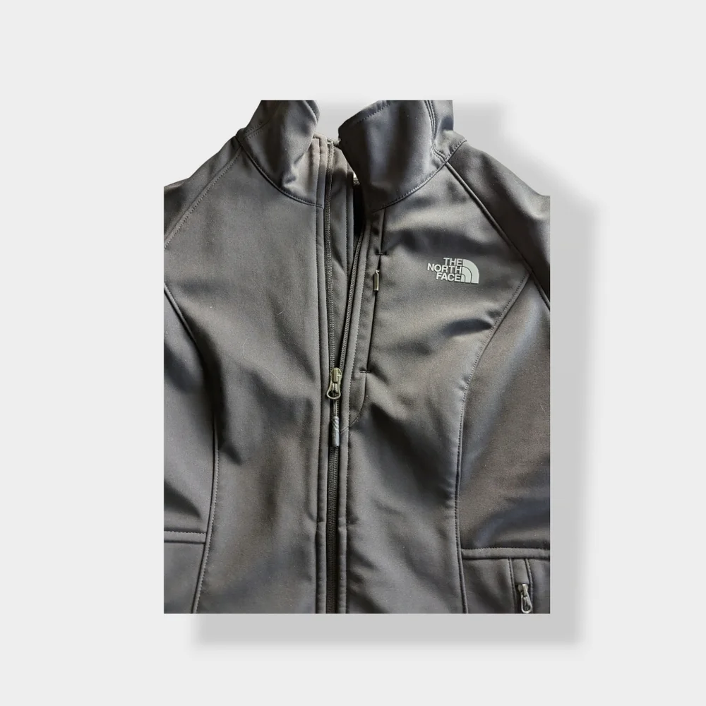 The North Face® Ladies Apex Barrier Soft Shell Jacket - Picture 3 of 7